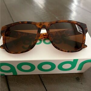 Unisex Tortoiseshell Sunglasses – Brown Lenses